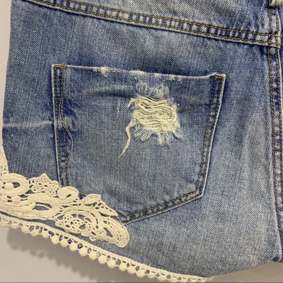 Zara Mid Rise Denim Crochet Shorts Blue Size 4 EUC - Picture 7 of 12